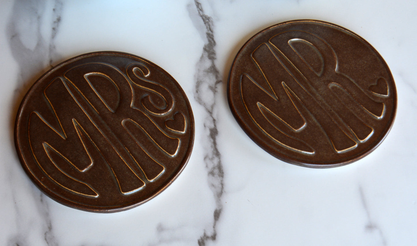 Mr and Mrs Embossed Coaster Set - Personalized Bride and Groom Wedding Gift - Ceramic Newlywed Coasters with Custom Name Tag