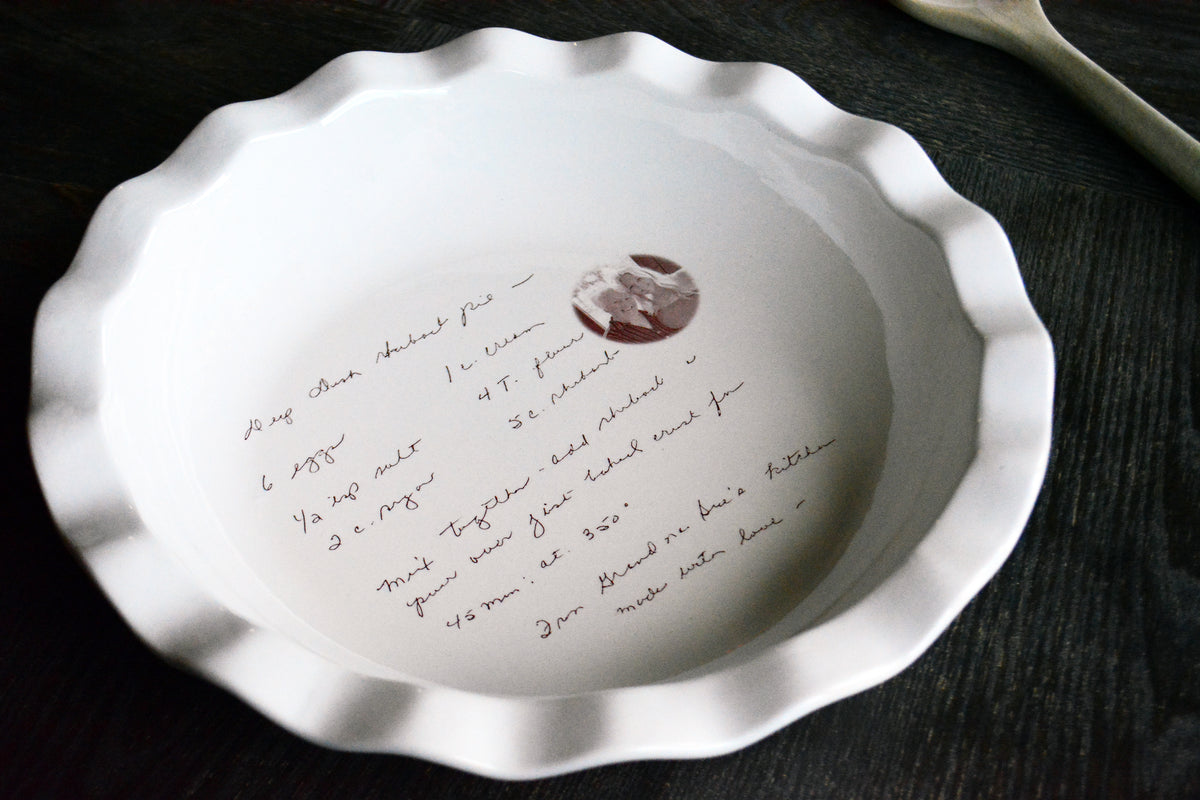 Personalized Scalloped Pie Dish with Handwritten Recipe and Photo – Custom Family Keepsake - White Ceramic Dish